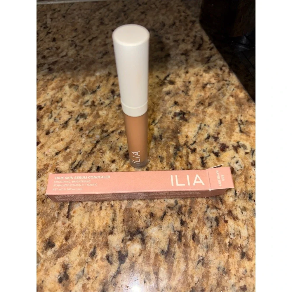 ILIA True Skin Serum‎ Concealer in SC5 BAYBERRY